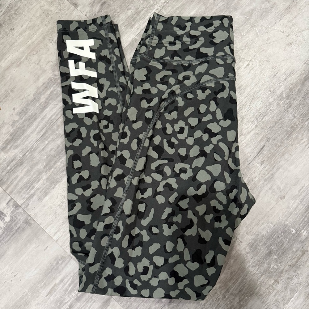 Sarah's Day x White Fox Activewear WFA size small